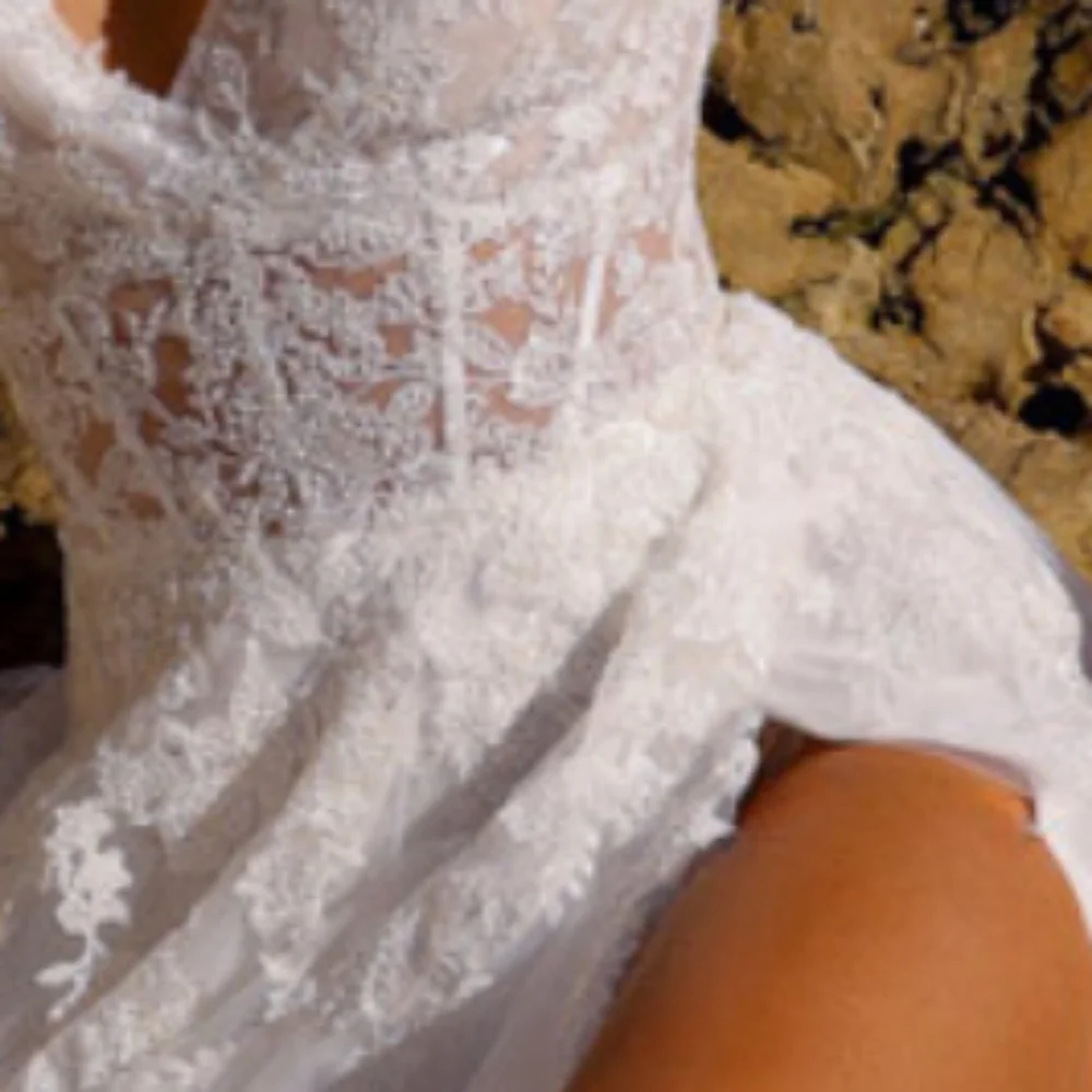 White wedding dress - Picture 5 of 8